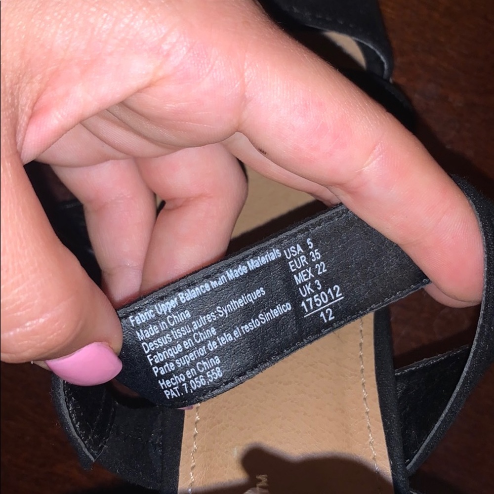Brash Black block heel black strapped 3inch shoes! - Picture 5 of 5